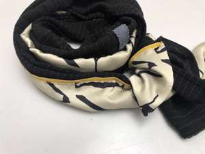 Vævet uldcrepe - fantastisk, sort og smuk